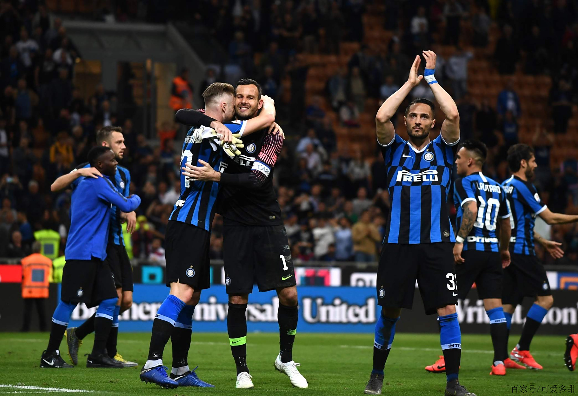 波兰主帅惊叹莱万职业精神：罗纳尔迪尼奥都不敢这样活