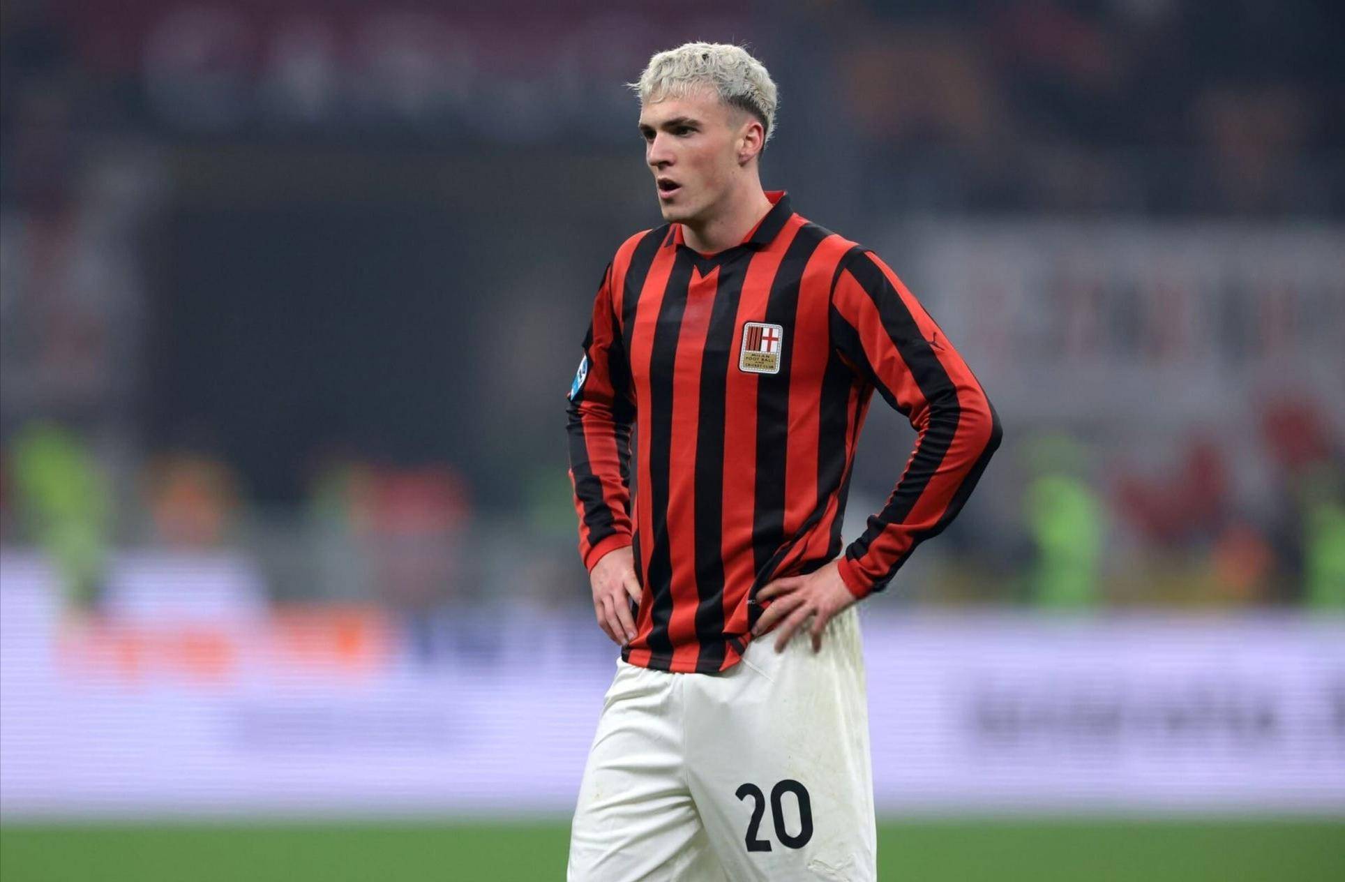 全市场：那不勒斯正寻找安古伊萨替代者，最现实的选择是梅努