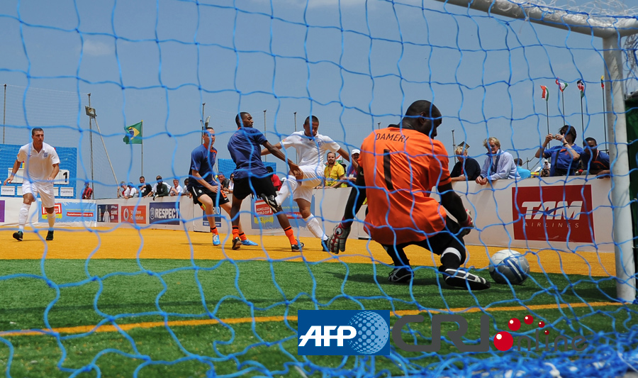 首开记录，欧纳希是本世纪首位西甲对皇马进球的摩洛哥球员（欧纳希先拔头筹，成本世纪西甲首位攻破皇马城池的摩洛哥球员）