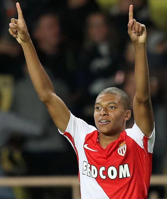 巴西女足大名单：洛蕾娜&卢安妮领衔，老将扎诺蒂回归